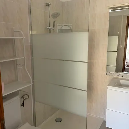 Вилла Tous Conforts Avec Piscine Privee Et Acces Червионе