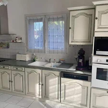 Tous Conforts Avec Piscine Privee Et Acces Вилла