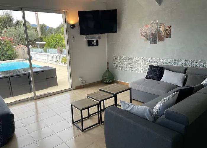 Tous Conforts Avec Piscine Privee Et Acces Villa *