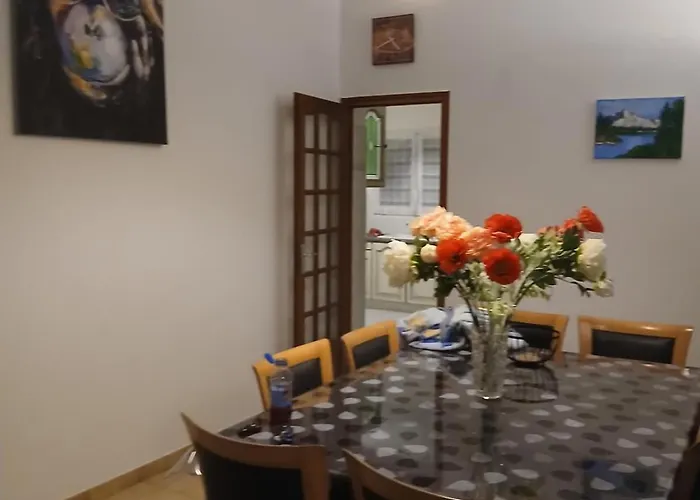 Tous Conforts Avec Piscine Privee Et Acces *