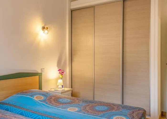 Tous Conforts Avec Piscine Privee Et Acces *